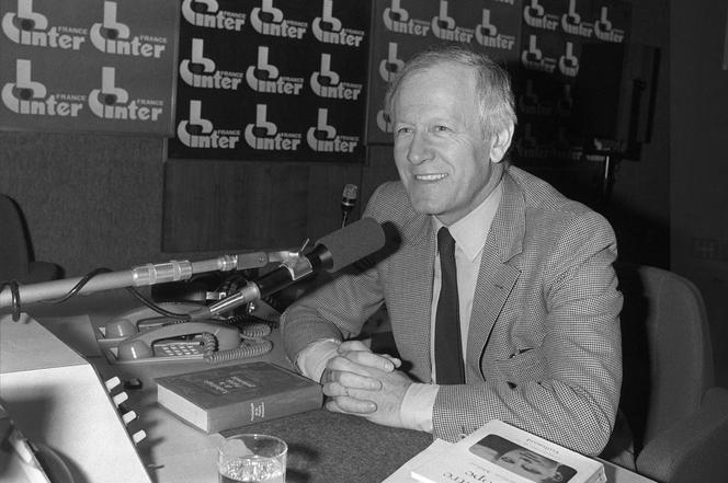 Jacques Chancel, animateur radio et journaliste, à la Maison de la radio à Paris, le 26 février 1982. 