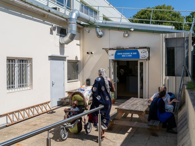 L'entrée du centre d'accueil de jour et de mise à l'abri du Secours islamique France, à Massy (Essone), le 4 juillet 2025.