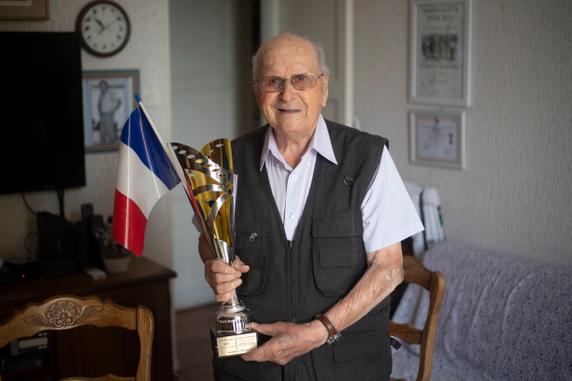 Albert Corrieri, ancien du STO, chez lui, à Marseille, le 21 juin 2024, 102 ans à l’époque.