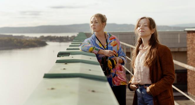 Marte Engebrigtsen (Heidi) et Andrea Bræin Hovig (Marianne) dans « Amour », de Dag Johan Haugerud.