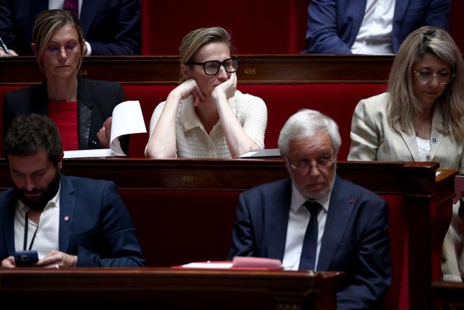 Ministres assistant à une séance de questions au gouvernement à l’Assemblée nationale, à Paris, le 8 juillet 2025.