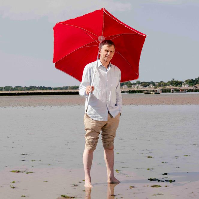 Lucas Belvaux, dans la baie de Pen-Bé, à Assérac (Loire-Atlantique), le 25 juin 2025.