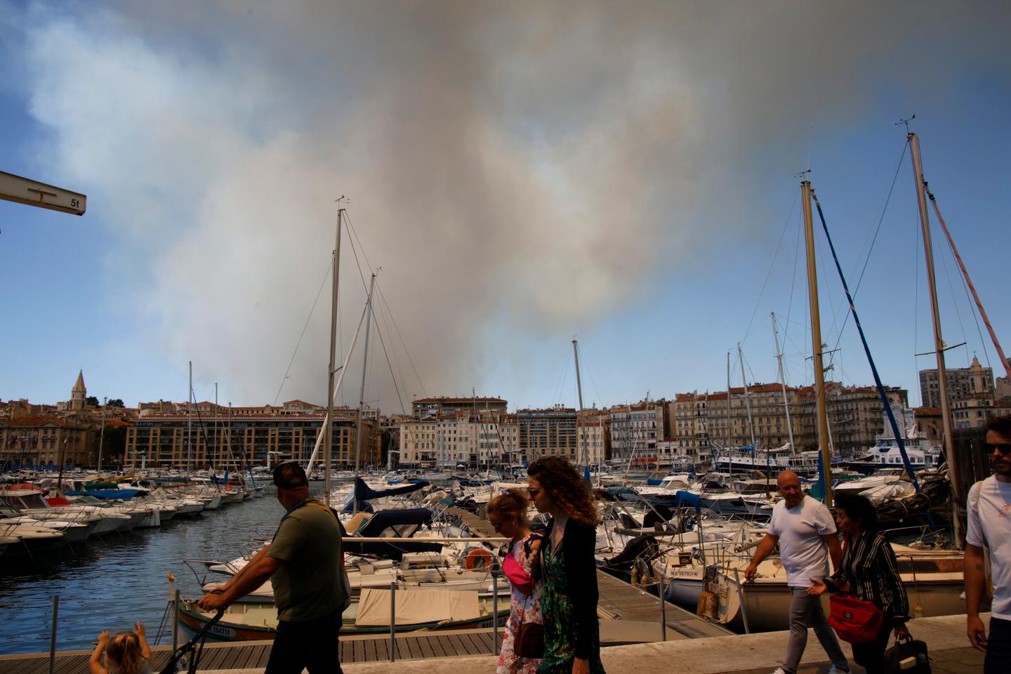 Fire in Marseille: Massive blaze at city's doorstep causes damage and anxiety