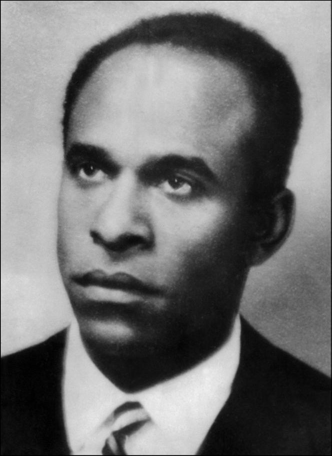 Photo datée des années 1950 du psychiatre et penseur majeur de l’anticolonialisme Frantz Fanon.