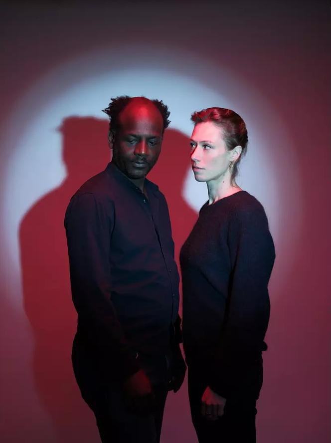 Assane Timbo (Erik) et Marilyne Fontaine (Simone) dans « Peu importe », de Marius von Mayenburg, dans une mise en scène de Robin Ormond.