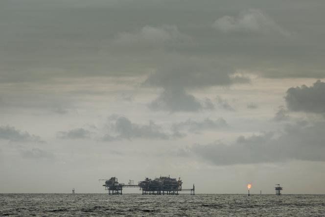 Une plateforme pétrolière de Perenco au large de Muanda, dans l’ouest de la République démocratique du Congo, le 19 octobre 2021.