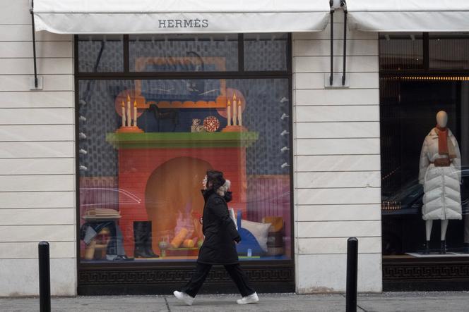 Devant un magasin Hermès, à Chicago (Illinois), le 14 février 2025.