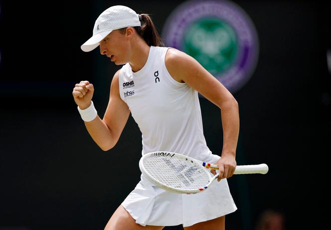 La Polonaise Iga Swiatek s’est imposée face à la Russe Liudmila Samsonova en quarts de finale du tournoi de Wimbledon, le 9 juillet 2025, à Londres.