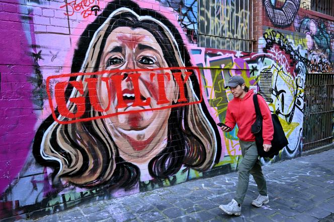 Un graffiti de l’artiste Jarrod Grech représentant Erin Patterson, à Melbourne, le 9 juillet 2025.
