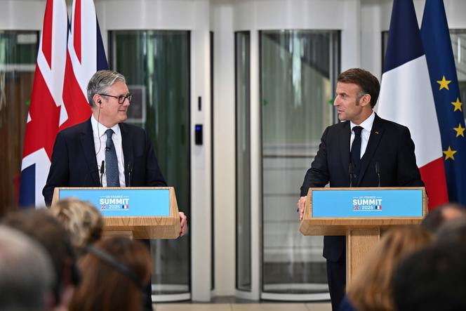 Keir Starmer e Emmanuel Macron, em Londres, 10 de julho de 2025.