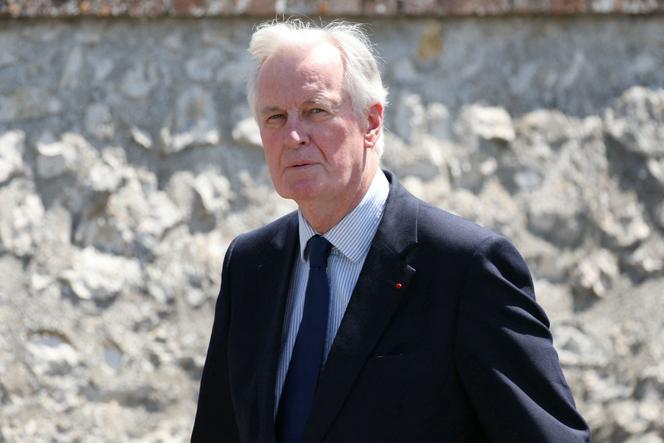 Michel Barnier aux obsèques d’Olivier Marleix, président du groupe parlementaire Les Républicains de l’Assemblée nationale, à l’église Saint-Cyr-Sainte-Julitte d’Anet (Eure-et-Loir), le 11 juillet 2025.
