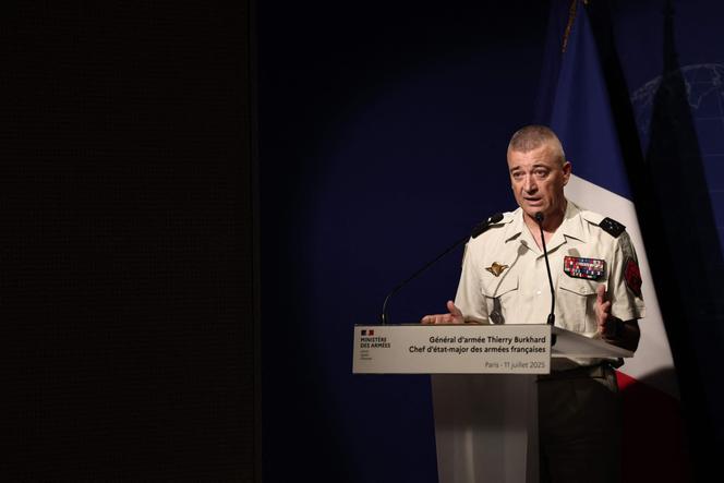 Le chef d’état-major des armées françaises, le général Thierry Burkhard, lors d’une conférence de presse à Paris, vendredi 11 juillet 2025.