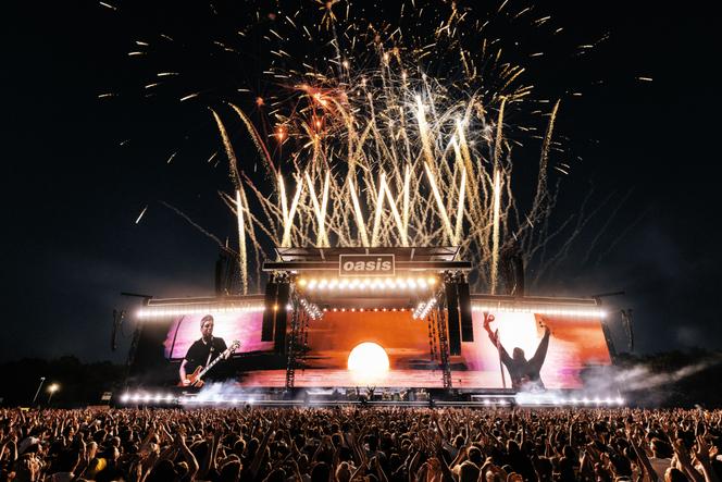 Pendant le concert d’Oasis, à Manchester (Royaume-Uni), le 11 juillet 2025.