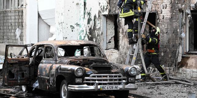 En direct, guerre en Ukraine : cinq civils tués en différents endroits du pays, plusieurs blessés à Lviv et Kharkiv après des bombardements russes
