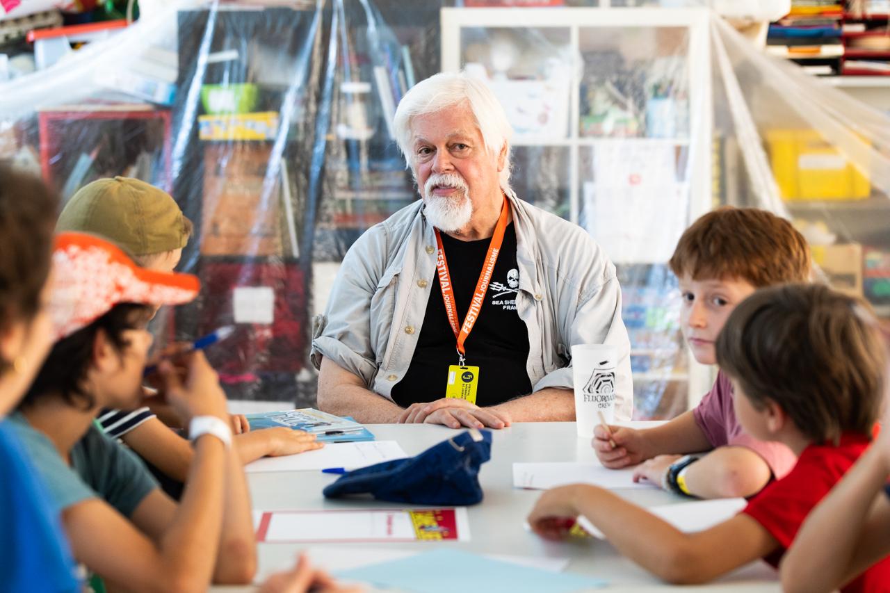 Paul Watson responde a perguntas de 