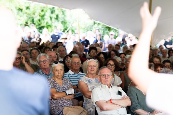 Lors de la conférence « Peut-on encore débattre ? » du Festival international de journalisme, à Couthures-sur-Garonne (Lot-et-Garonne), le 13 juillet 2025.