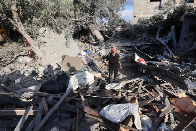 A Nousseirat, dans le centre de la bande de Gaza, à la suite d’un raid de l’aviation israélienne, le 13 juillet 2025.