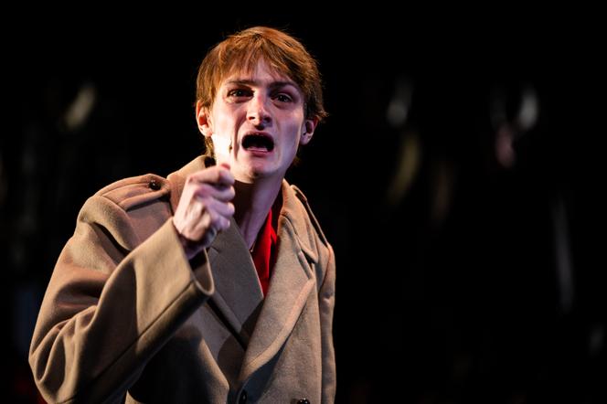 Félix Vannoorenberghe dans « La Sœur de Jésus-Christ », au Théâtre de Poche, à Bruxelles, en mai 2023.