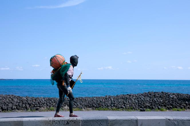 Bild aus der Ausstellung „Jeju Island, Living with the Sea“ im Koreanischen Kulturzentrum in Paris.