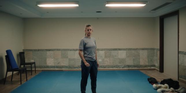 Dans « Moon », telle Wonder Woman, une Européenne tente un sauvetage musclé de trois sœurs en Jordanie