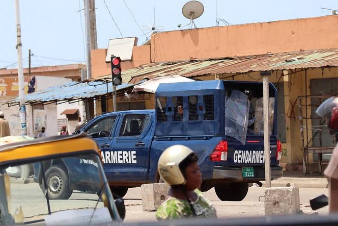 Des gendarmes togolais déployés à Lomé lors de manifestations antigouvernementales, le 6 juin 2025.