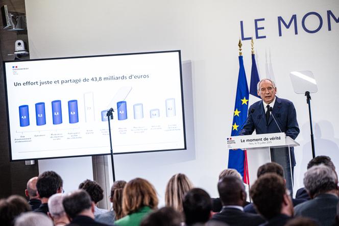 François Bayrou lors de la présentation des orientations retenues pour le budget 2026, à Paris, le 15 juillet 2025.