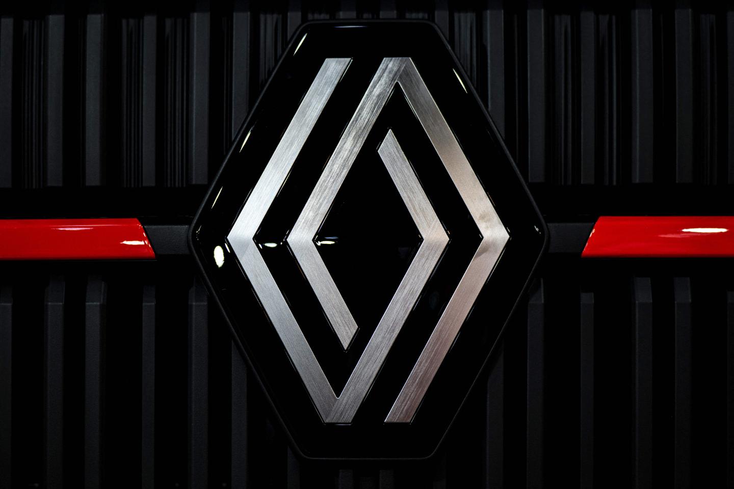 Renault names its British CFO interim CEO
