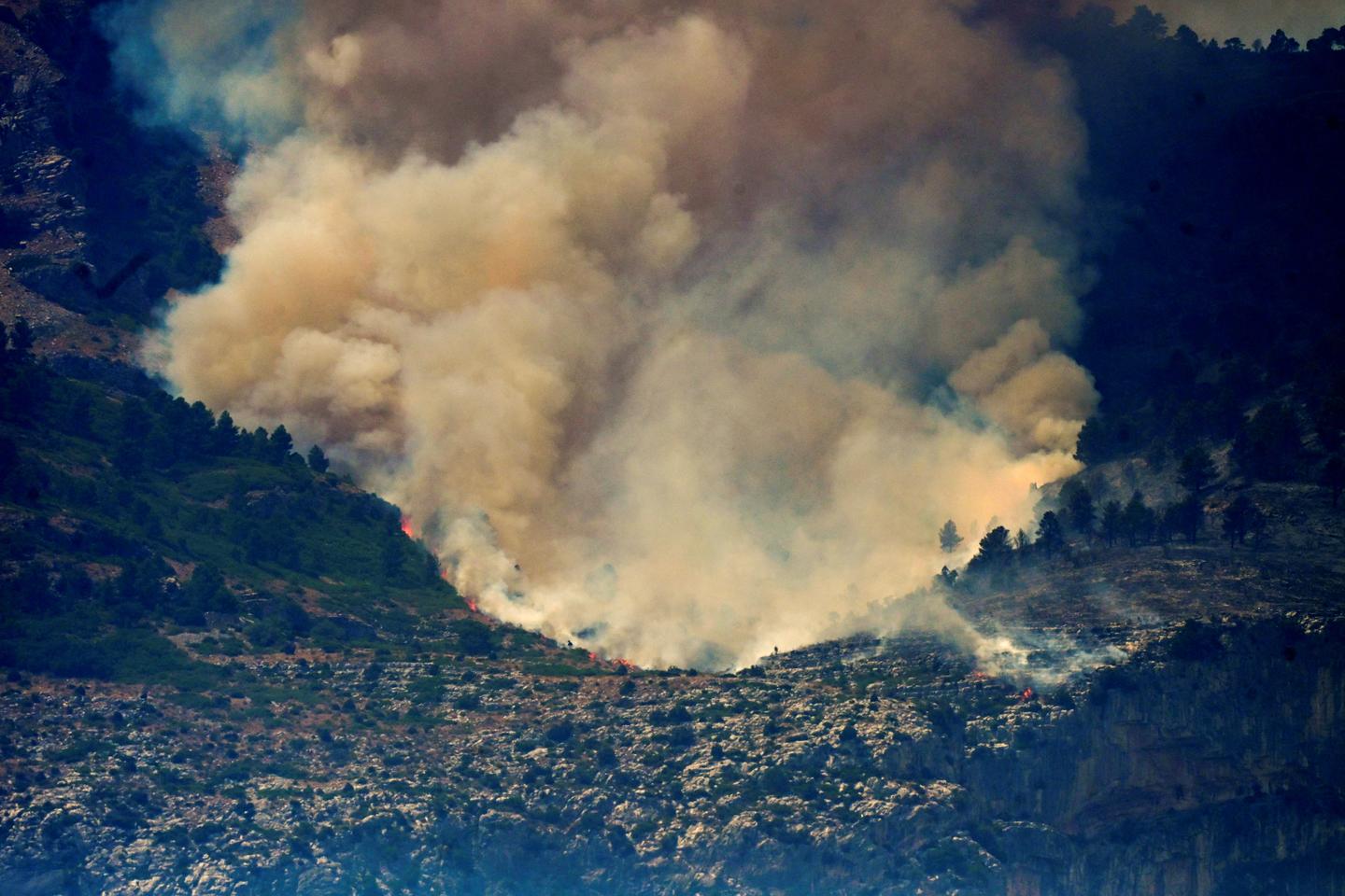 Wildfire season arrives early and intense around the Mediterranean