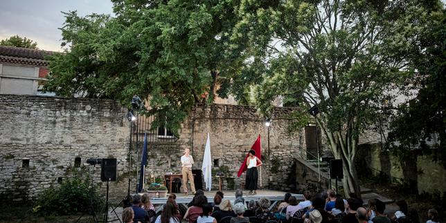 Au Festival d’Avignon, le théâtre, bousculé par l’actualité immédiate, livre toujours ses leçons
