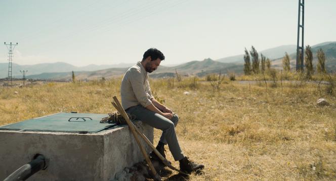 Ekin Koç (Ali) dans « The Things You Kill », d’Alireza Khatami.