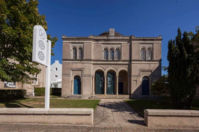 Le Centre d’art contemporain – la synagogue de Delme, en Moselle.