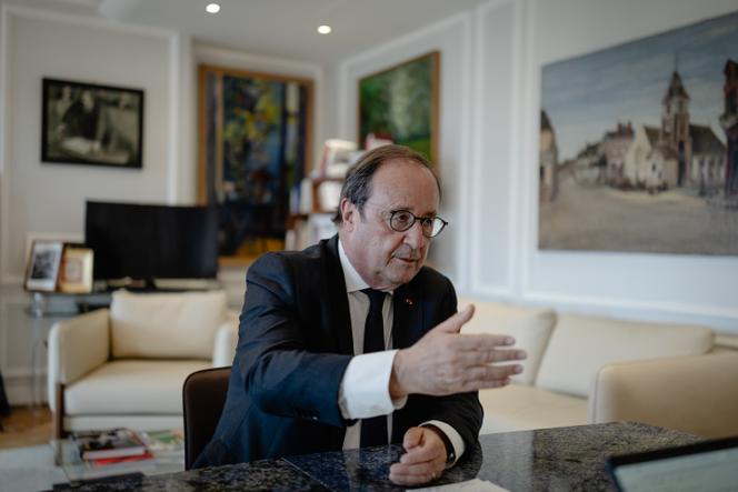 François Hollande, dans ses bureaux, à Paris, le 16 juillet 2025.