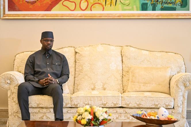 Le premier ministre sénégalais, Ousmane Sonko, avant une réunion avec Alassane Ouattara, président de la Côte d’Ivoire, à Abidjan, le 30 mai 2025.