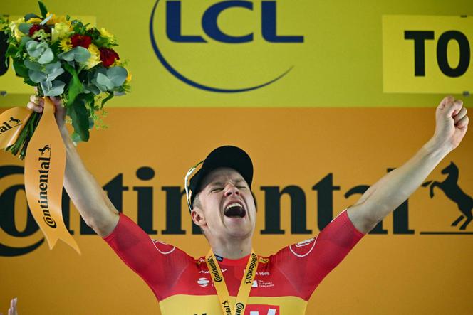 Le Norvégien Jonas Abrahamsen après sa victoire sur la onzième étape du Tour de France, à Toulouse, le 16 juillet 2025. 