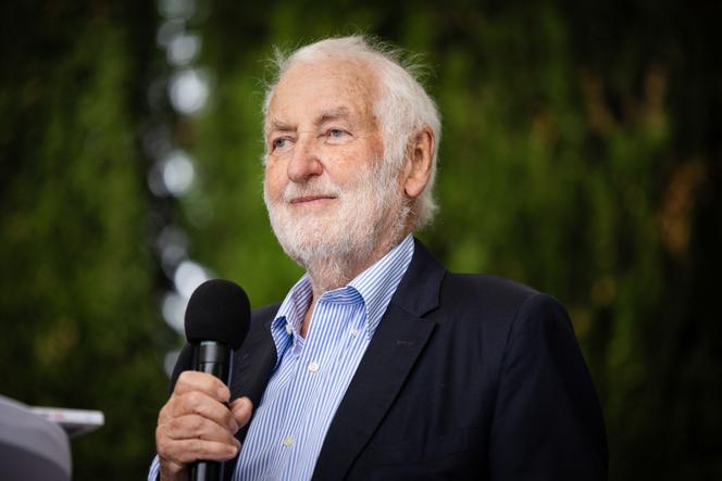 L’ancien dirigeant du géant pétrolier français Elf, Loik Le Floch-Prigent, prononce un discours lors du rassemblement estival du parti d’extrême droite Reconquete, à Orange, le 7 septembre 2024.