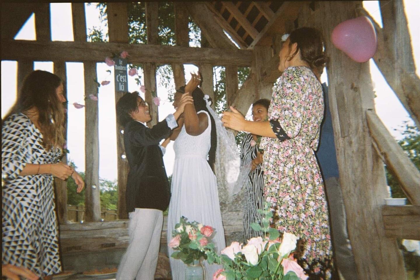 The friends who cement their platonic relationships through marriage
