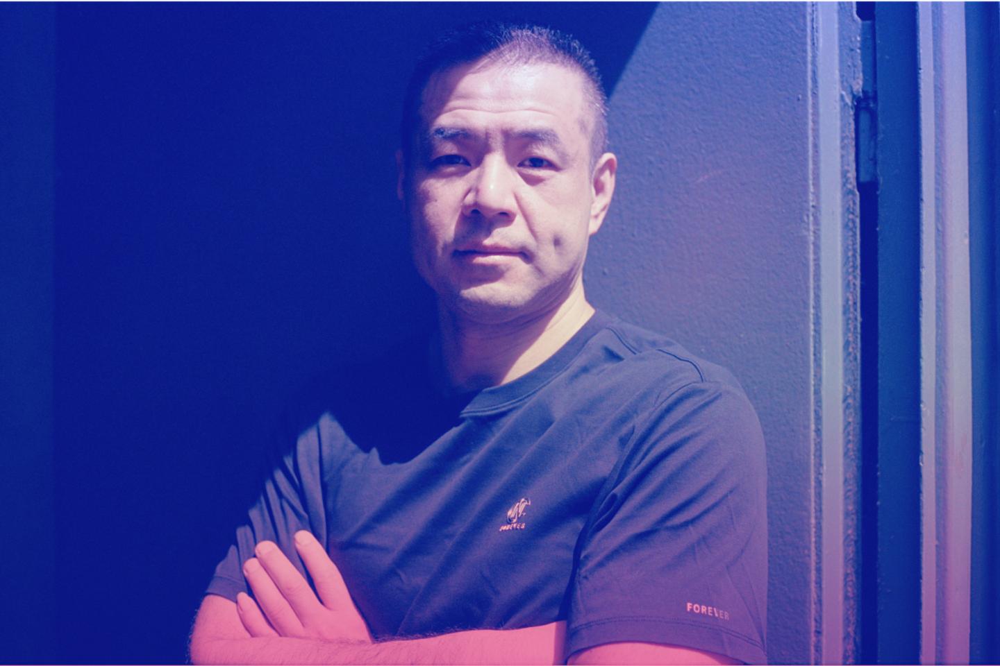 Â«Â Dans la chambre de bonne, nous Ã©tions Ã  peine assis que mon pÃ¨re a dÃ©pliÃ© un...