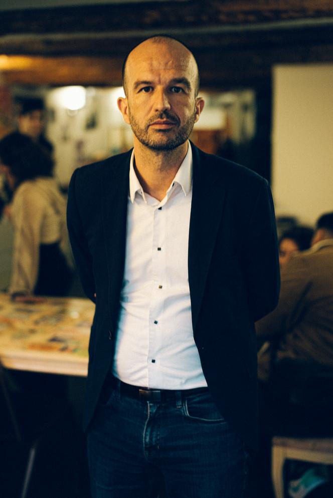 Manuel Bompard, député « insoumis » des Bouches-du-Rhône, dans sa permanence à Marseille, le 14 mars 2025.
