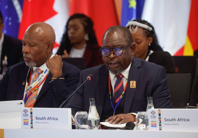 Le ministre sud-africain des finances, Enoch Godongwana, lors d’une réunion avec ses confrères du G20, à Durban, le 17 juillet 2025.