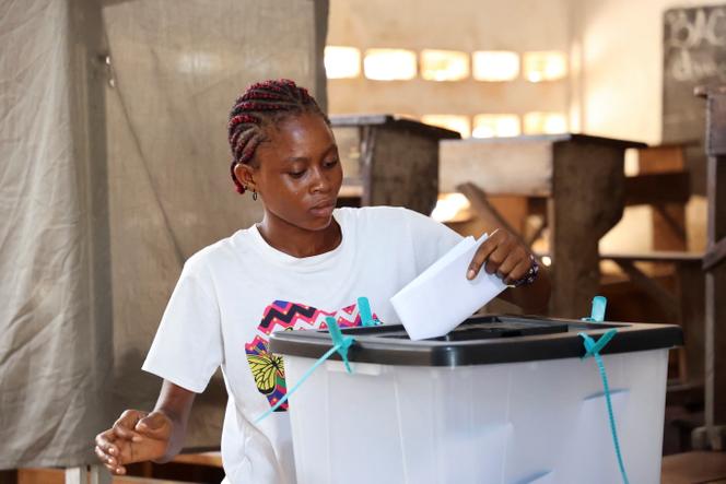 Lors des élections législatives togolaises, à Lomé, le 29 avril 2024.