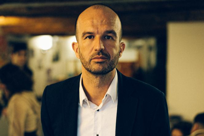 Manuel Bompard, député « insoumis » des Bouches-du-Rhône, dans sa permanence à Marseille, le 14 mars 2025.