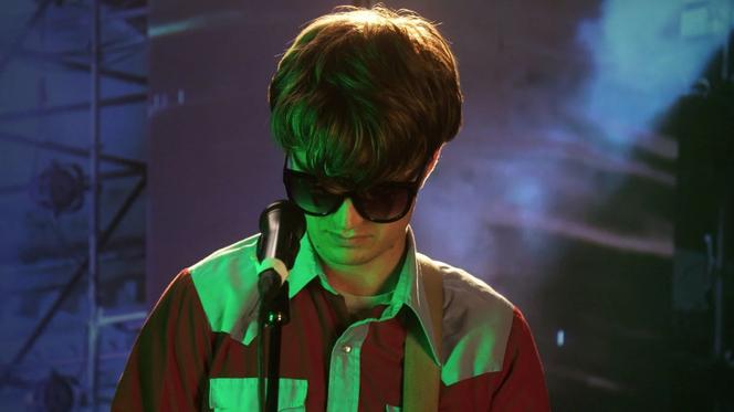 Joe Keery (Stephen Malkmus), dans « Pavements », d’Alex Ross Perry.