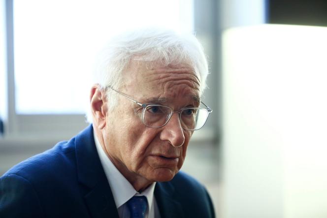 Gaby Charroux, le maire communiste de Martigues (Bouches-du-Rhône), dans sa circonscription, le 24 janvier 2020.