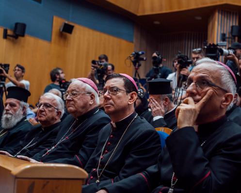 Lors de la conférence de presse du patriarche latin de Jérusalem, Mgr Pierbattista Pizzaballa, et de son homologue grec orthodoxe, Théophile III, à Jérusalem, le 22 juillet 2025.