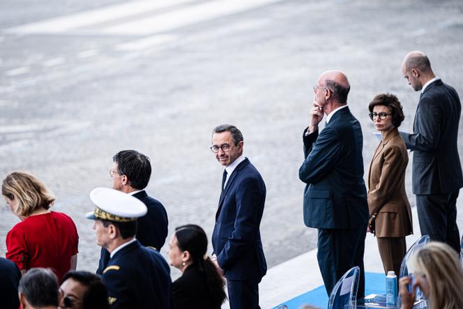 Le ministre de l’intérieur, Bruno Retailleau, lors du défilé du 14-Juillet, à Paris, le 14 juillet 2025.