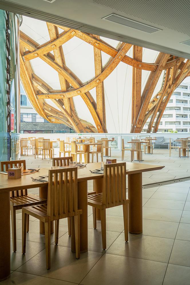 La salle du restaurant Umé, au cœur du Centre Pompidou-Metz.