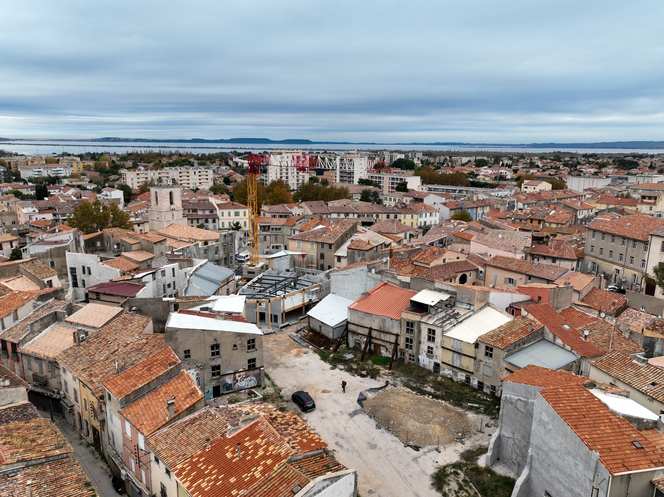 Dans le centre-ville de Marignane (Bouches-du-Rhône), où une dizaine d’îlots d’habitations abandonnés seront réhabilités, le 21 novembre 2024.