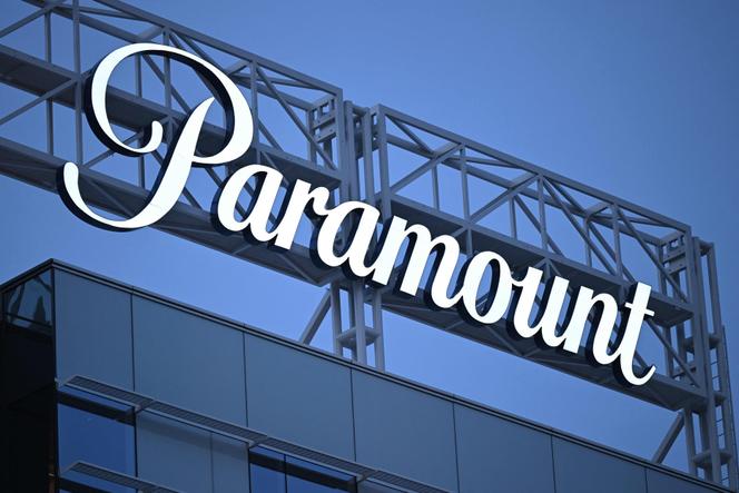 Le logo Paramount, à Columbia Square le long de Sunset Blvd à Hollywood, en Californie, le 9 mars 2023.