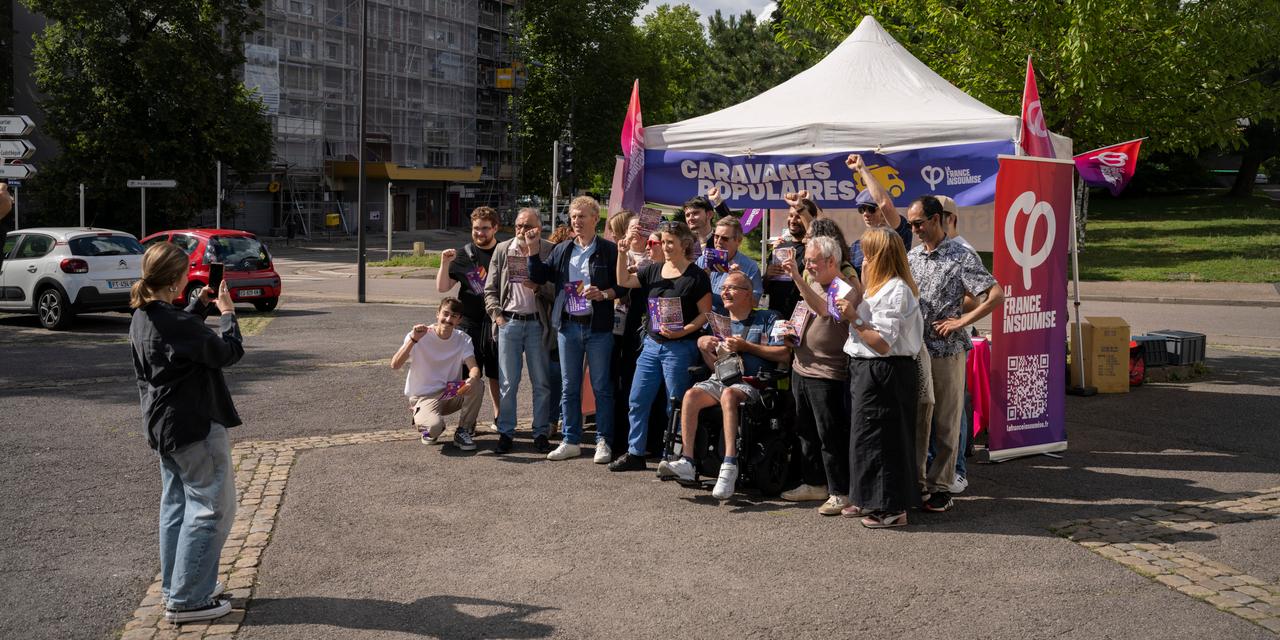 NICOLAS LEBLANC/ITEM POUR « LE MONDE » Passage de la caravane de La France insoumise à Bellecroix, quartier populaire de Metz. Le 24 juillet 2025