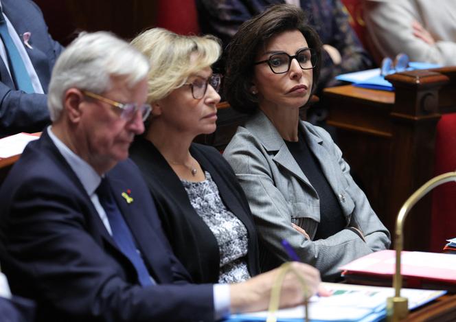 Sur cette photo datant du 8 octobre 2024, l’on peut voit le premier ministre d’alors, Michel Barnier (à gauche), et la ministre de la culture, Rachida Dati (à droite), lors d’une séance de questions au gouvernement à l’Assemblée nationale.
